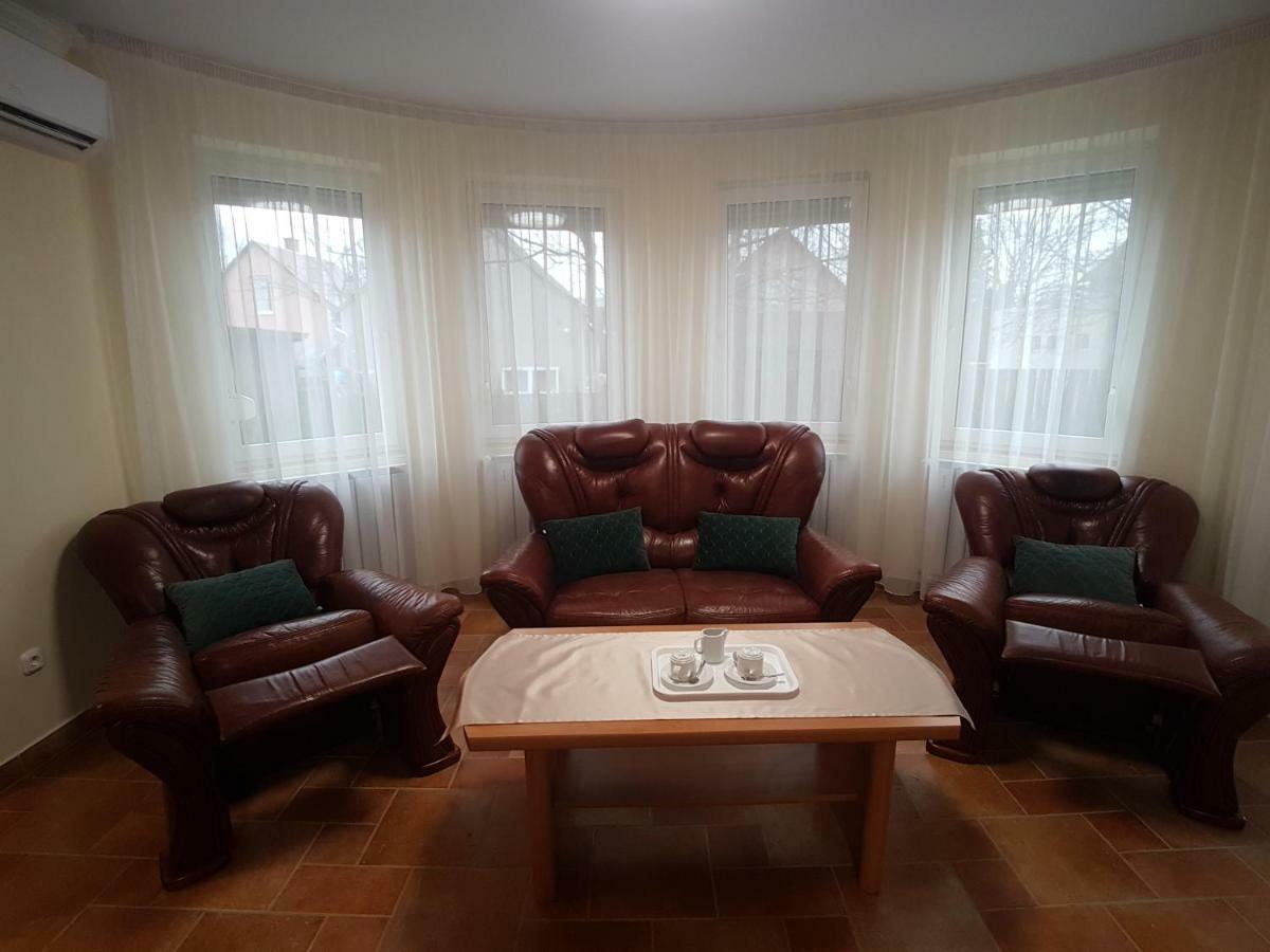 Villa Bellanova Hajdúszoboszló 外观 照片