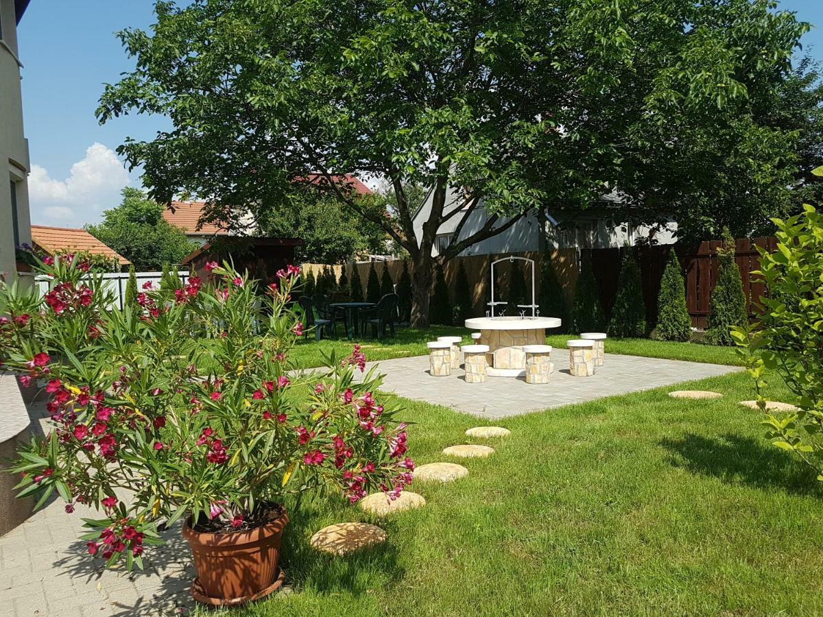 Villa Bellanova Hajdúszoboszló 外观 照片